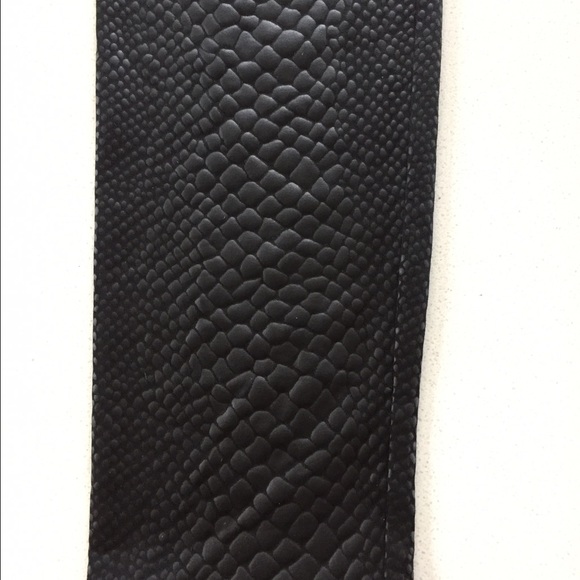 NWOT BCBGMAXAZRIA black snakeskinLeggings