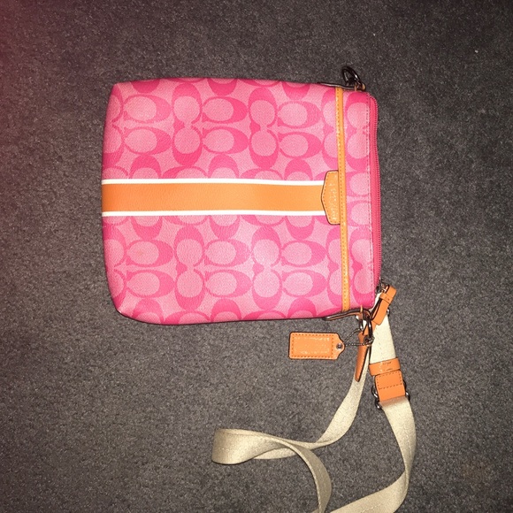 Purse - Picture 1 of 4