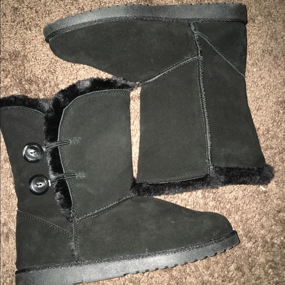 Fall black button boots