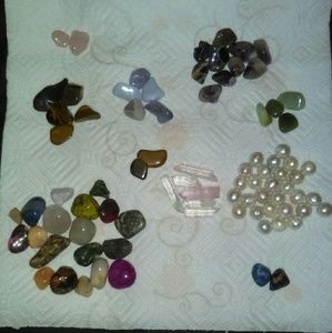 Assorted gemstones