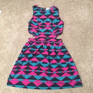 Women's "One Love" geometric pattern fitted dress