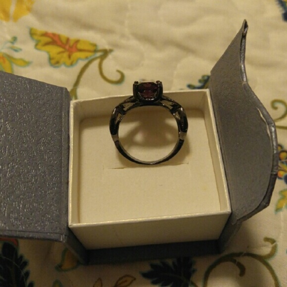 🌾Gorgeous Purple Ring🌾 - Picture 2 of 3