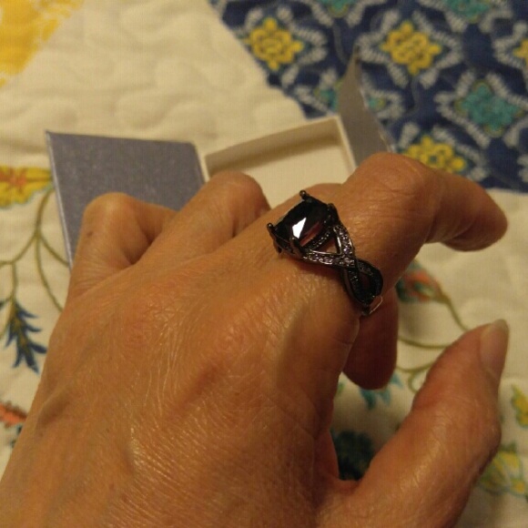 🌾Gorgeous Purple Ring🌾 - Picture 3 of 3