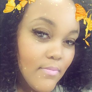 Meet your Posher, Shakira