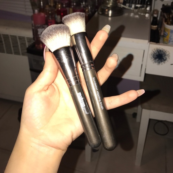2 makeup geek brushes