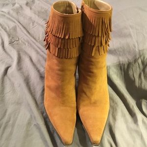🌻🌻Stuart Weitzman caramel suede fringe boots