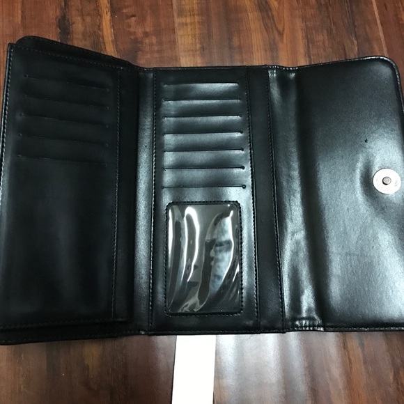 Wallet 💋 - Picture 2 of 4