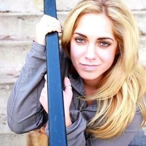 Meet your Posher, Alexandra