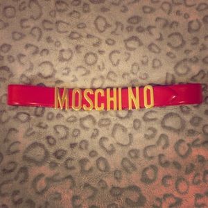 ⭐️MOSCHINO RED LEATHER BELT⭐️