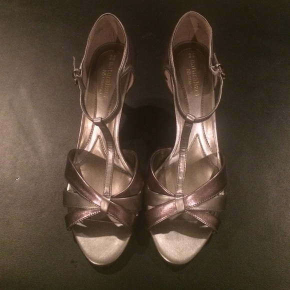 Naturalizer Comfort Heels