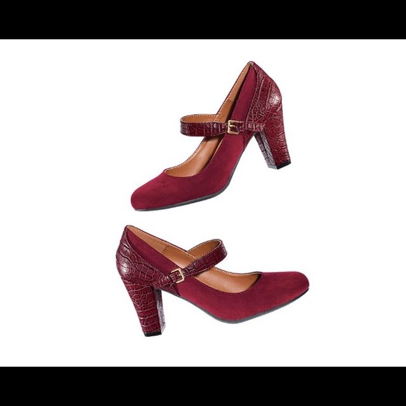 Avon Classic Mary Jane Shoes - Picture 2 of 2