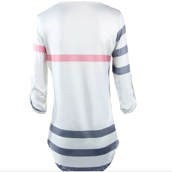 🌹LAST1🌹Plaid white Vneck - Picture 2 of 4