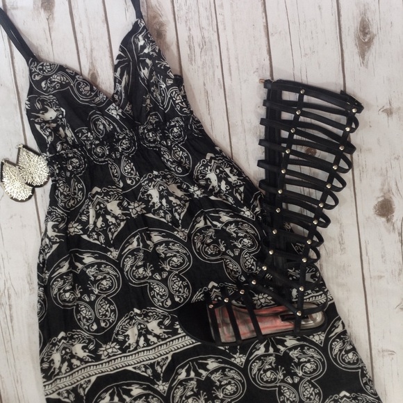 Derek Heart Dresses & Skirts - Derek Heart V-Neck Dress NWOT