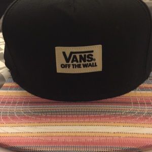 VANS ADJUSTABLE SNAP BACK