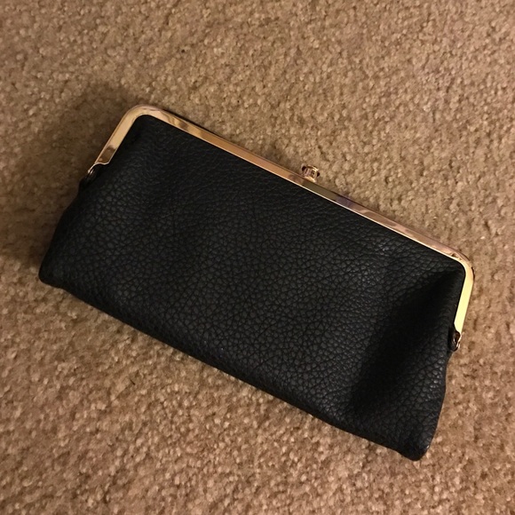 Clutch Wallet Pebbled Black