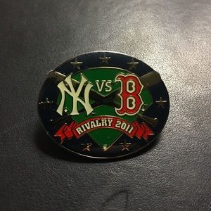 Other - NY YANKEES VS BOSTON RED SOX RIVALRY PIN
