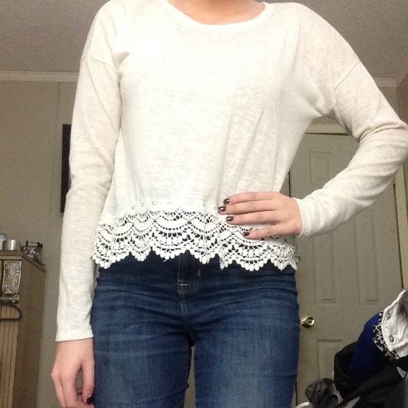 Long sleeve lace shirt