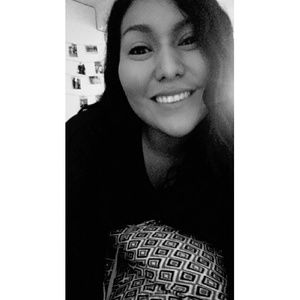 Meet your Posher, Desiree