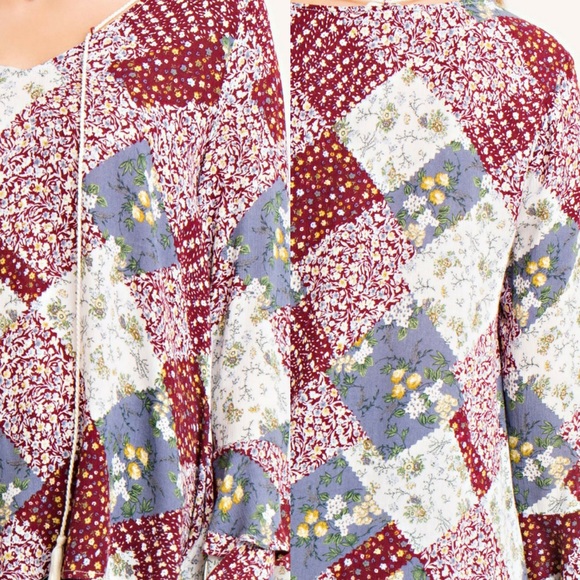 ‼️SALE‼️Printed Quilt Ruffled Sleeve Top - Picture 4 of 5