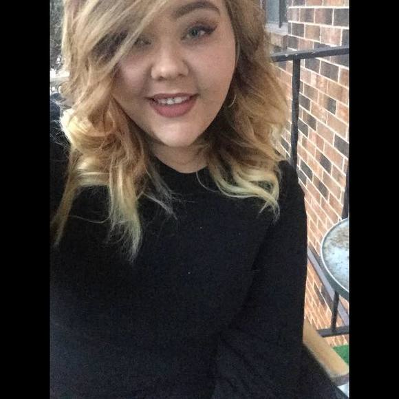 Meet your Posher, Lexi