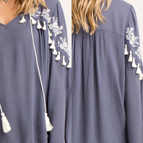 🎉HP‼️SOLD OUT‼️Embroidery & Fringe Detail Blouse - Picture 3 of 4