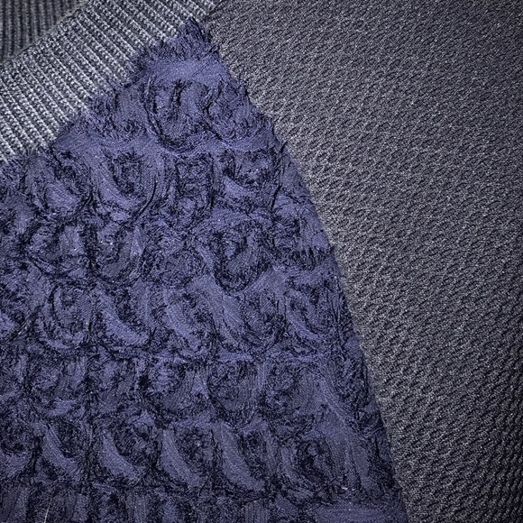 NWOT H&M rose detail front sweatshirt - Picture 3 of 4