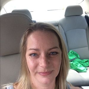 Meet your Posher, Cynthia