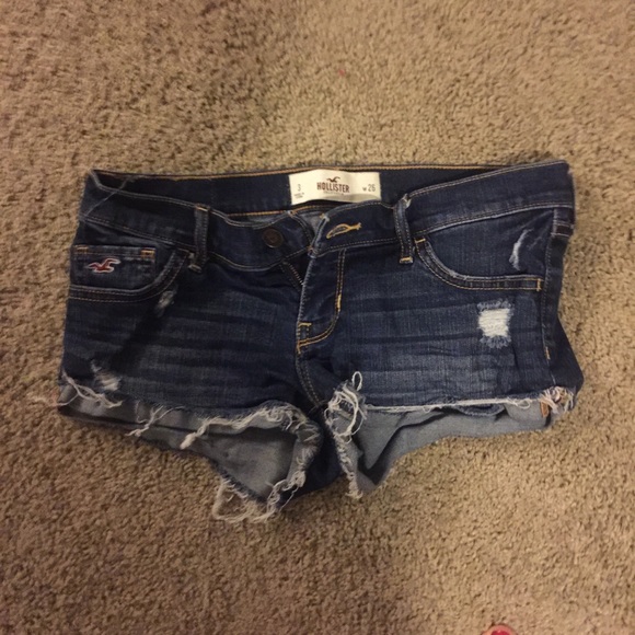 Hollister short cut-offs, size 3 (26).  Not worn - Picture 1 of 2