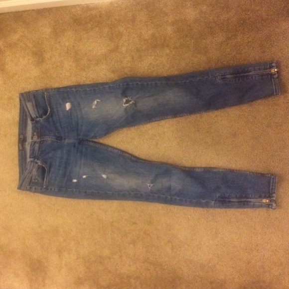 Zara Jeans Size 8 fits like 10