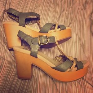 🌿 Platform Clogs 🌿