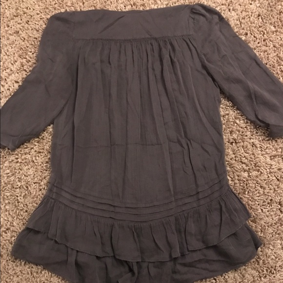 Edme & Esyllte hi low blouse. - Picture 2 of 3