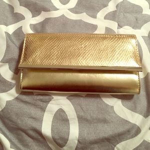 Gold clutch 💋
