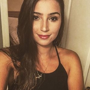 Meet your Posher, Fernanda