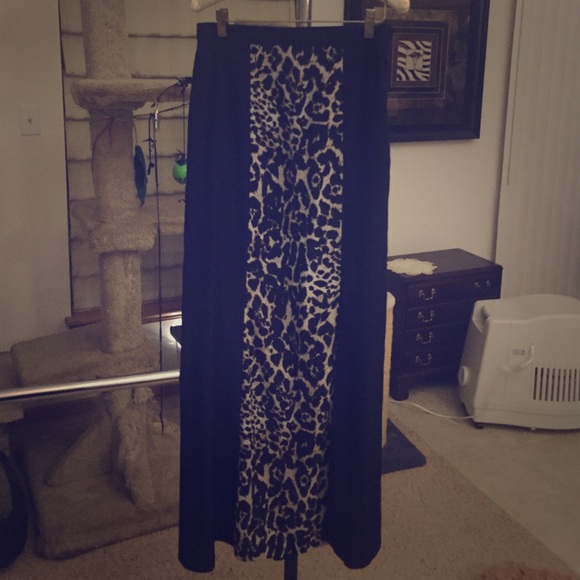 Wow 😳 Very Sexy Maxi Skirt Hi slit on right side