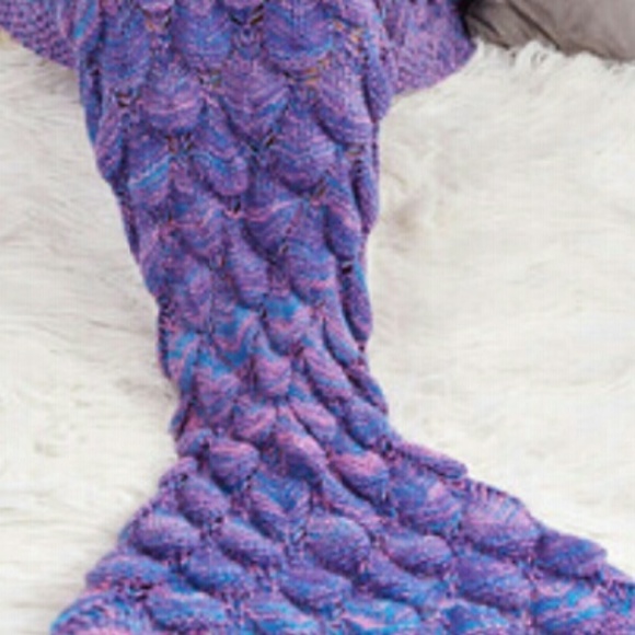 Last One!!! Large Mermaid Blanket - Picture 3 of 4