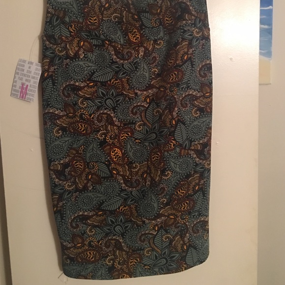 Medium Cassie LuLaRoe