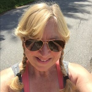 Meet your Posher, Debra