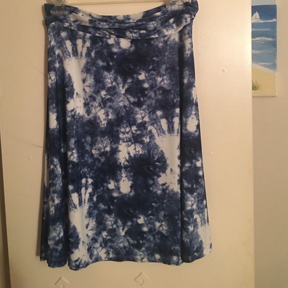 Medium Azure skirt LuLaRoe