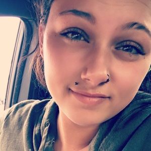 Meet your Posher, Alicia