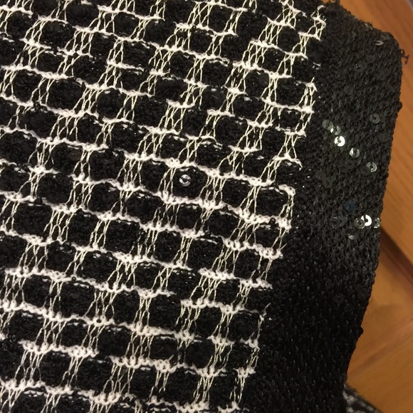 St. John knit wrap - Picture 3 of 4