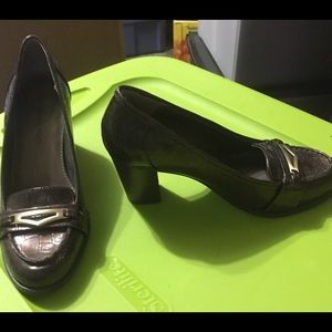 Barely worn Bandolinos.