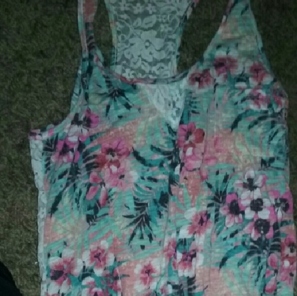 Pockef tank top