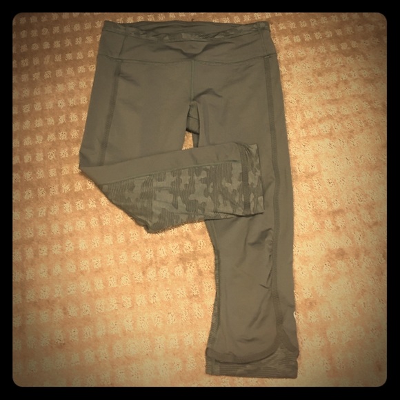 Lululemon Capri Yoga Pants