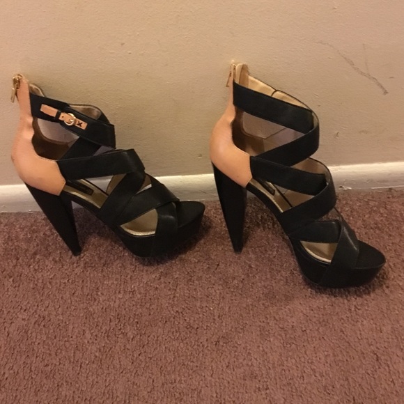 Steve Madden Black & Tan Heels