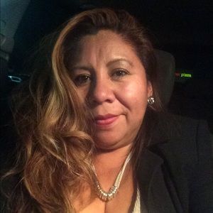 Meet your Posher, Elena