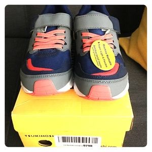 Tsukihoshi brand new boys sneaker size 13.