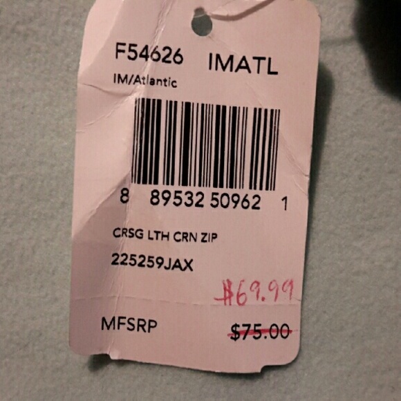 NEW...Coach Cross Grain Leather Wristlet   NWT - Picture 4 of 4