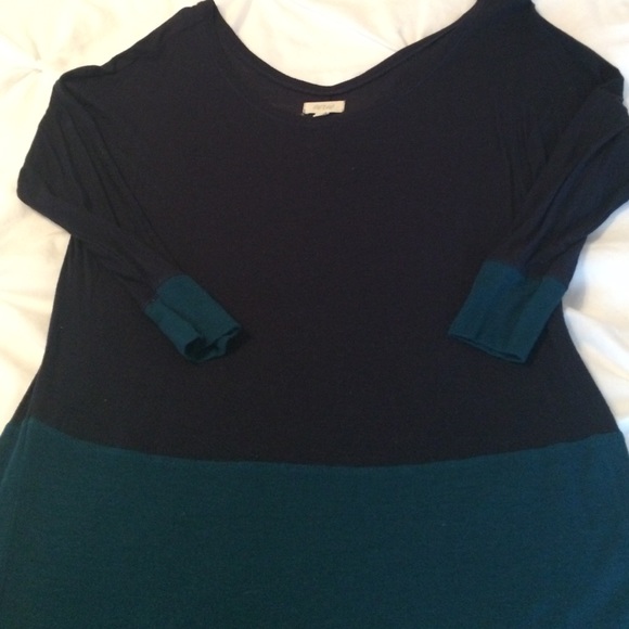 Color block off shoulder tshirt