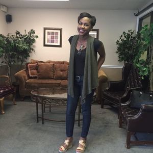 Meet your Posher, Tia