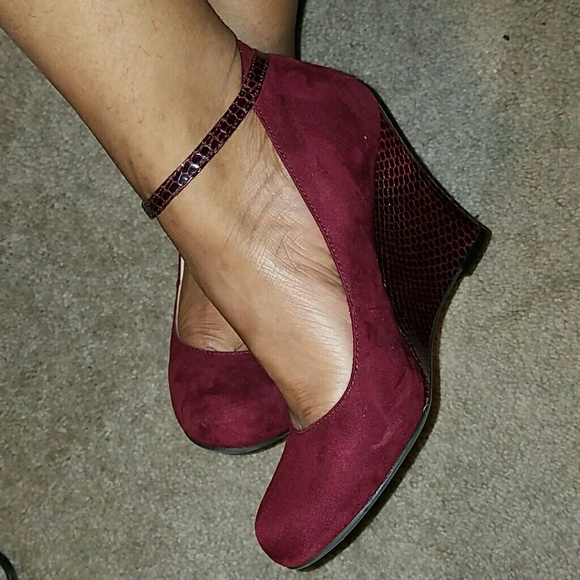 Nine West Shoes - Fuax Suede Embossed Wedges